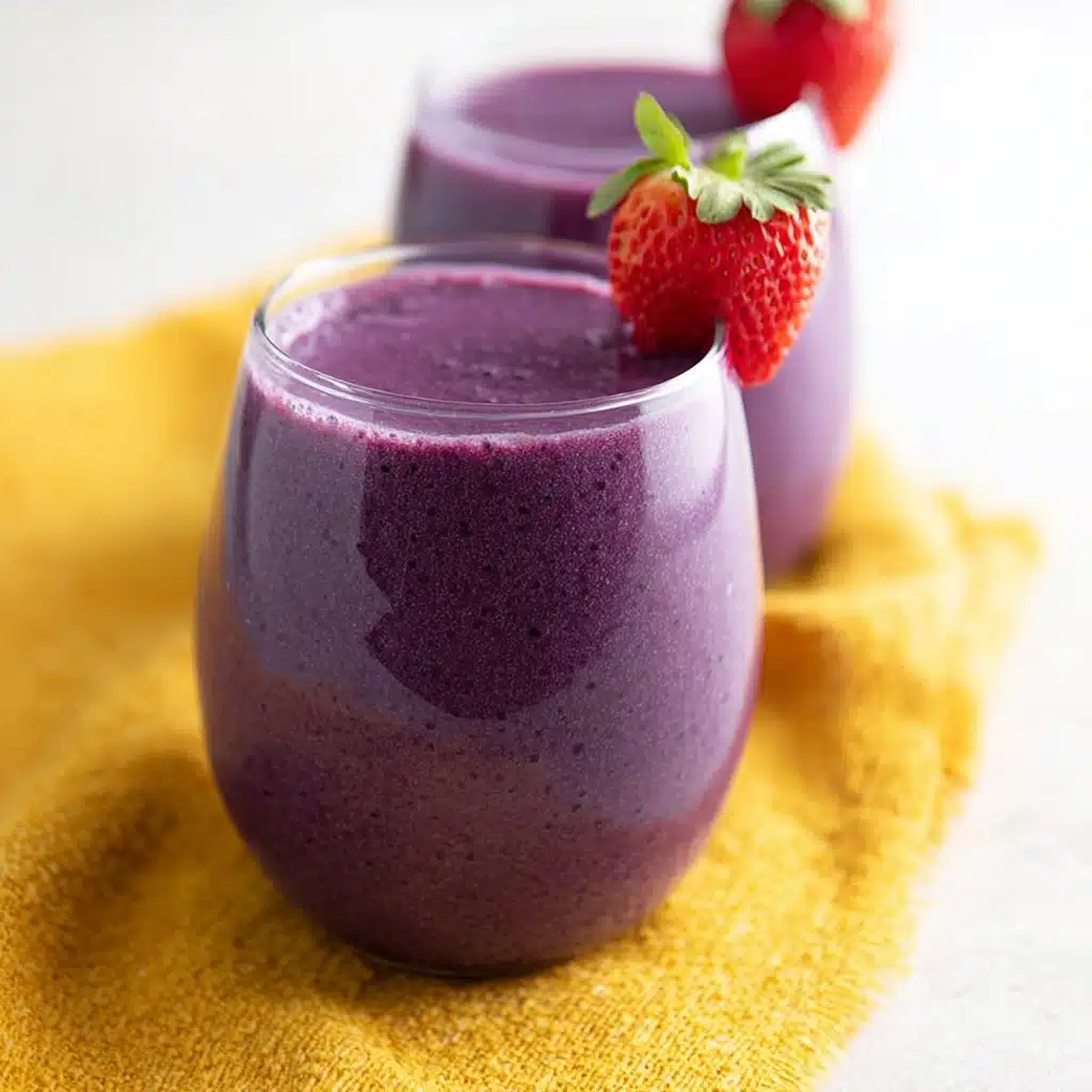 Vibrant Vegan Berry SmoothieVibrant Vegan Berry Smoothie Recipe - Recipe Image