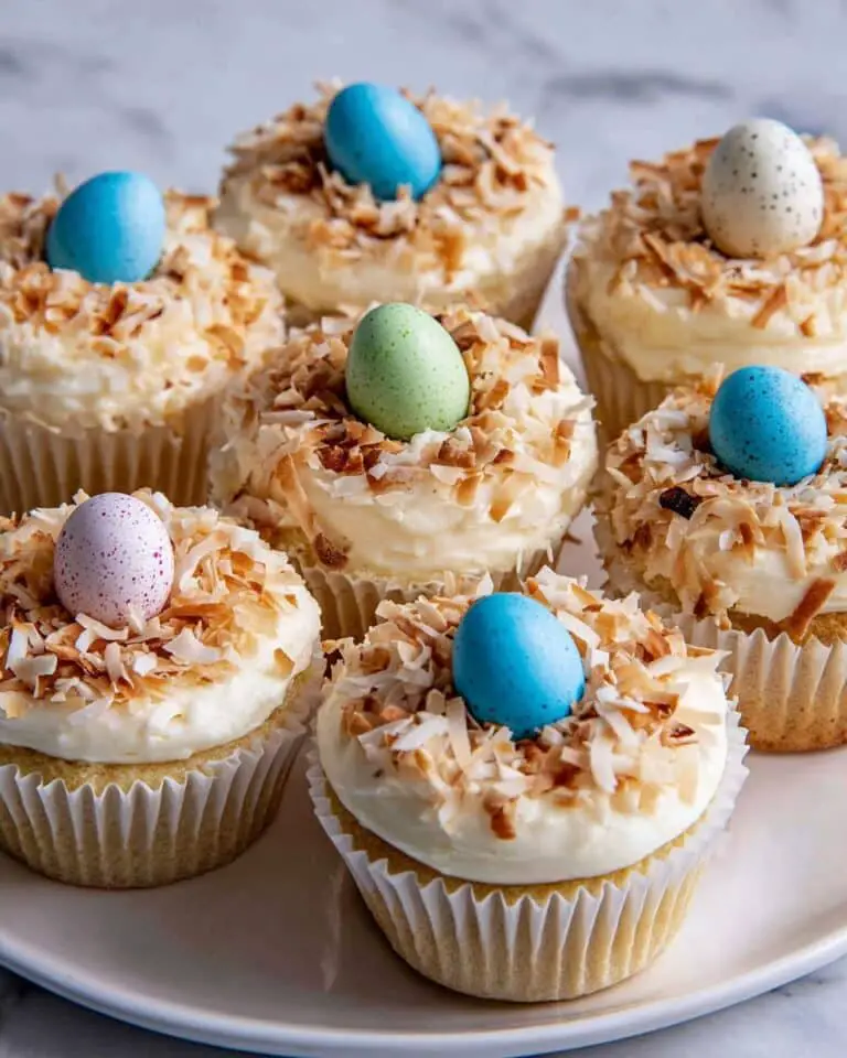 Cupcakes with Coconut Buttercream Frosting Recipe