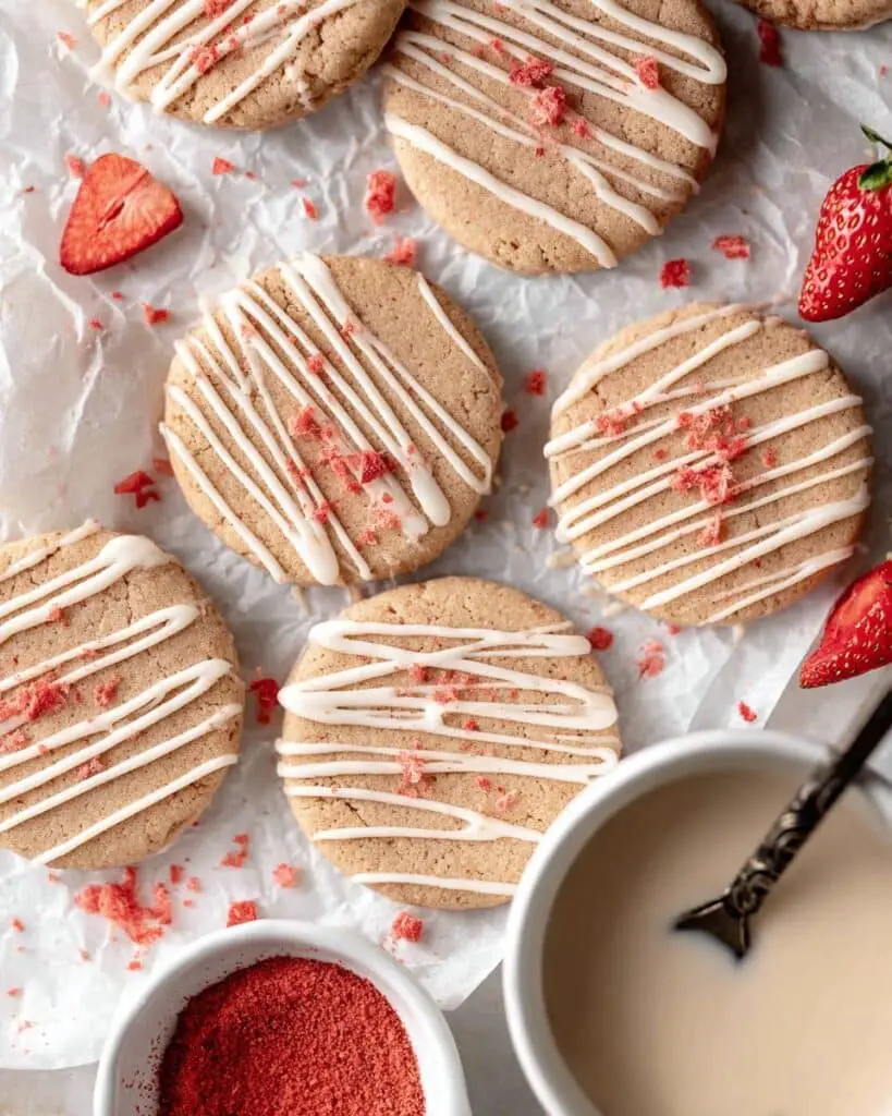 Easy Strawberry Shortbread Cookies Recipe