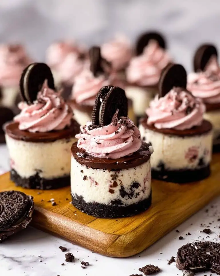 Mini Strawberry Oreo Cheesecakes with Fudge Topping Recipe