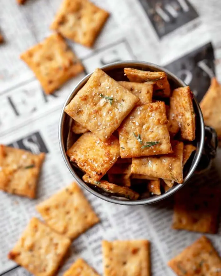 Cheesy Sourdough Discard Crackers Recipe