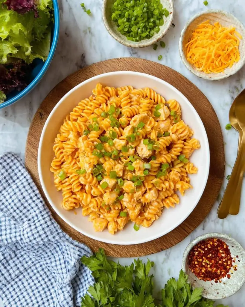 Crock Pot Buffalo Chicken Mac and Cheese Recipe
